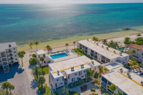 Beachfront Condo on Coco Plum Beach